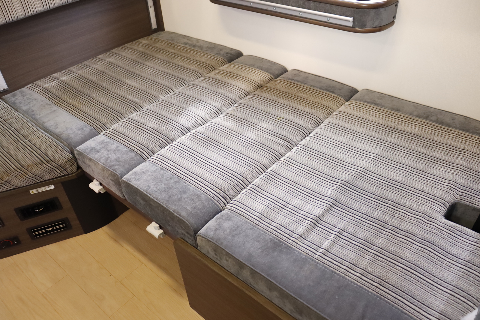 キャンピングカーキャブコン