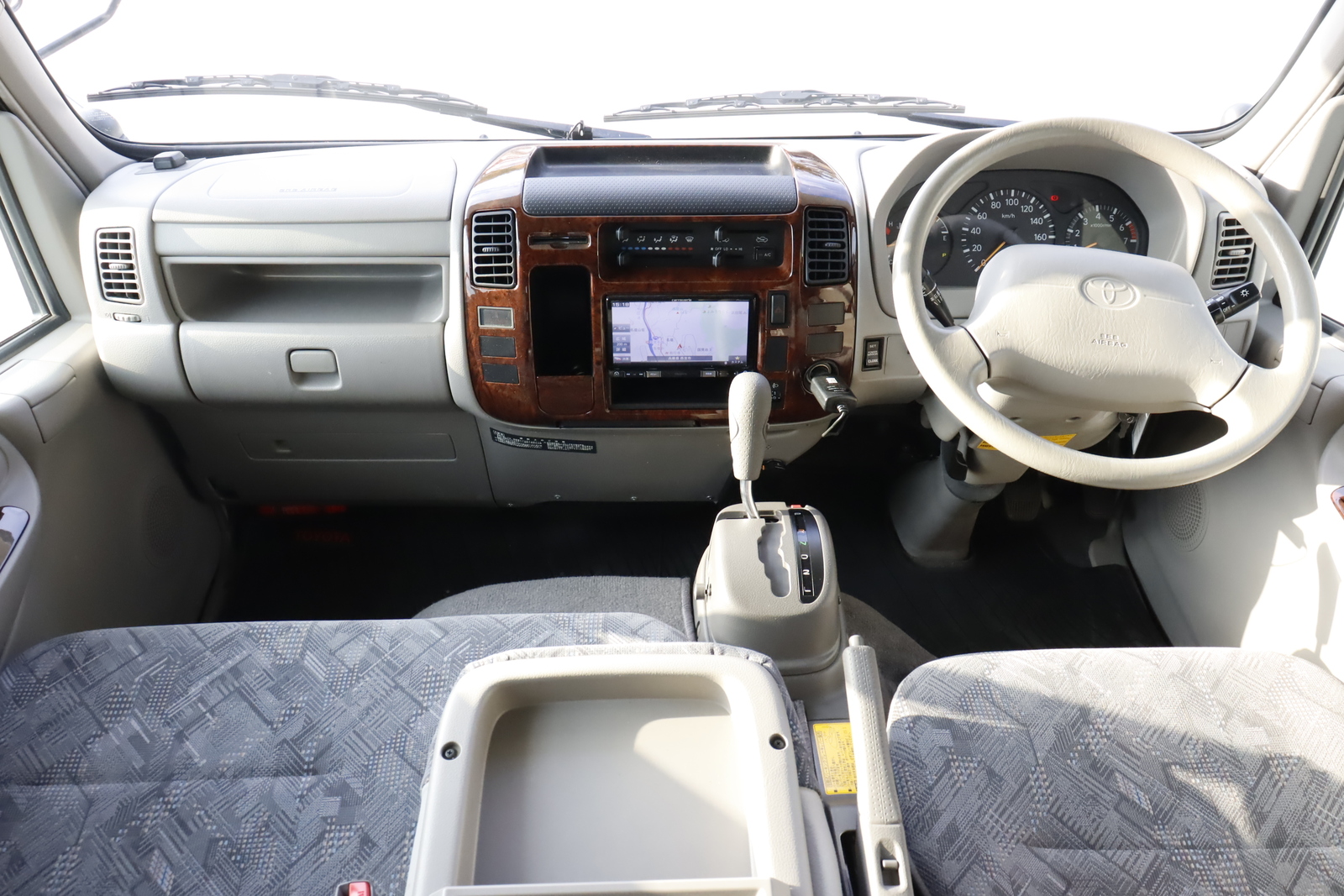 キャンピングカーキャブコン