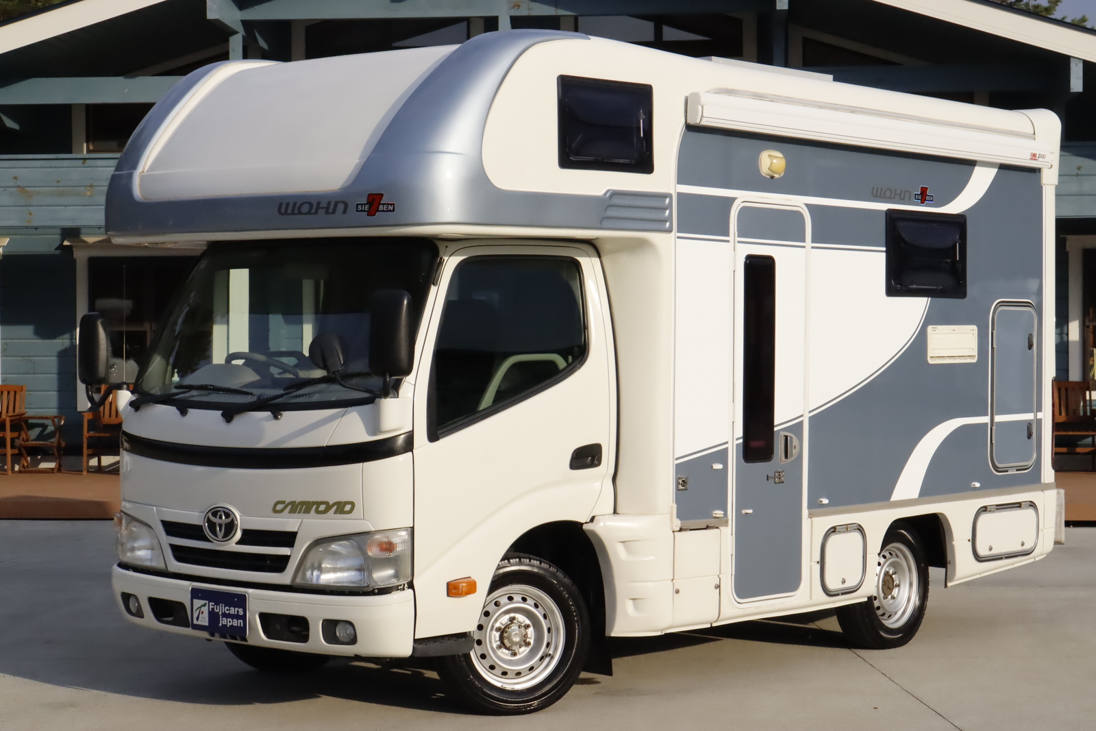 キャンピングカーキャブコン
