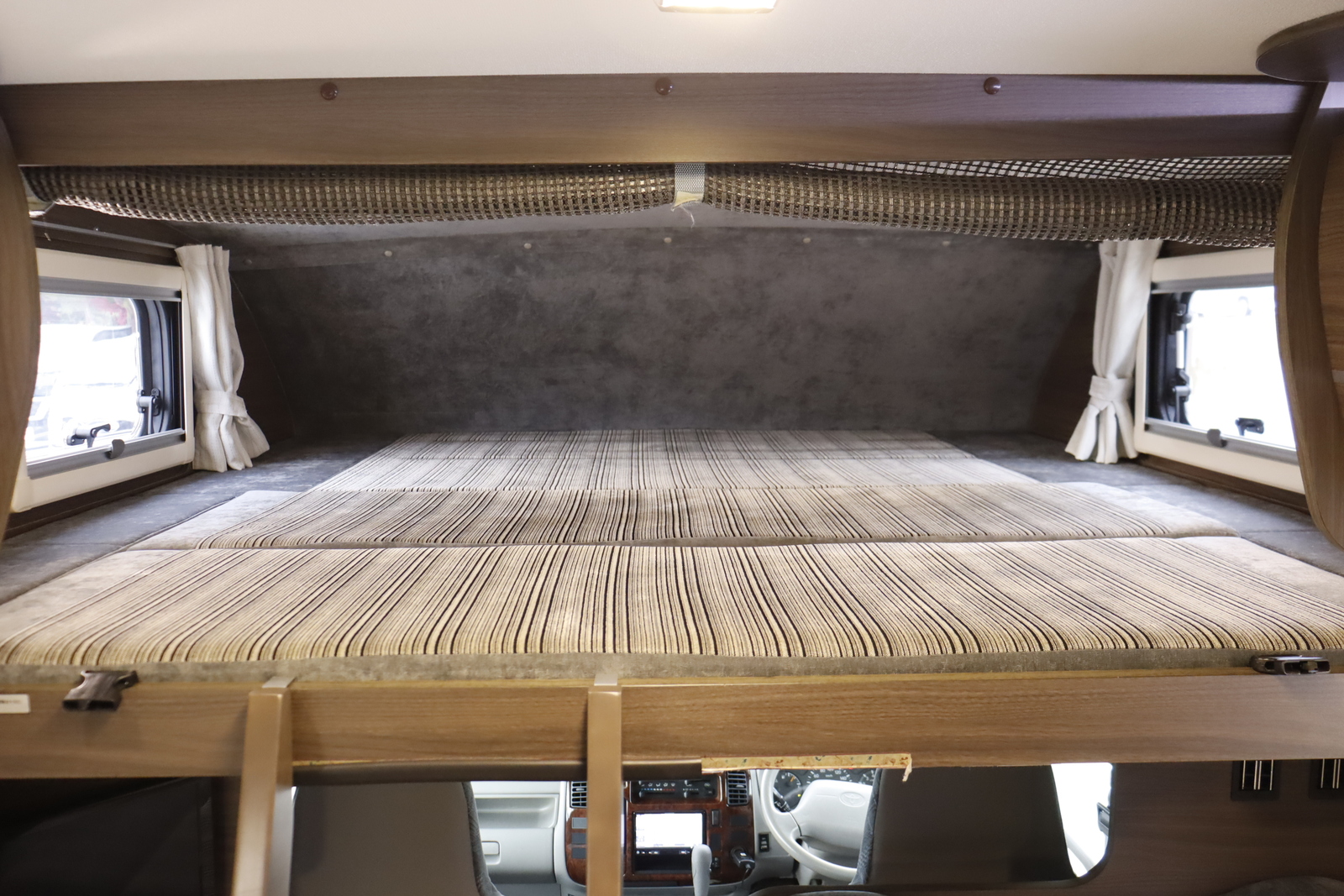 キャンピングカーキャブコン