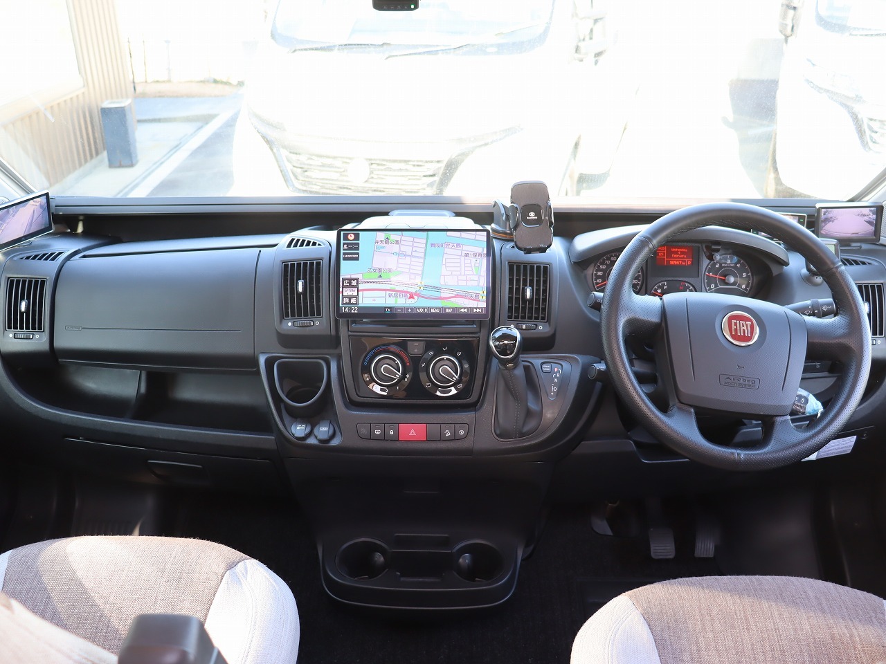 キャンピングカーバンコン