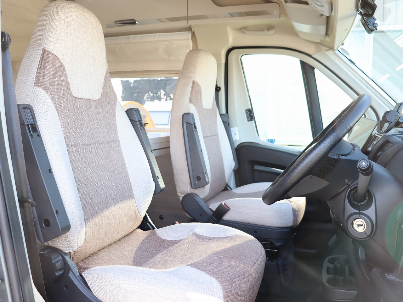 キャンピングカーバンコン