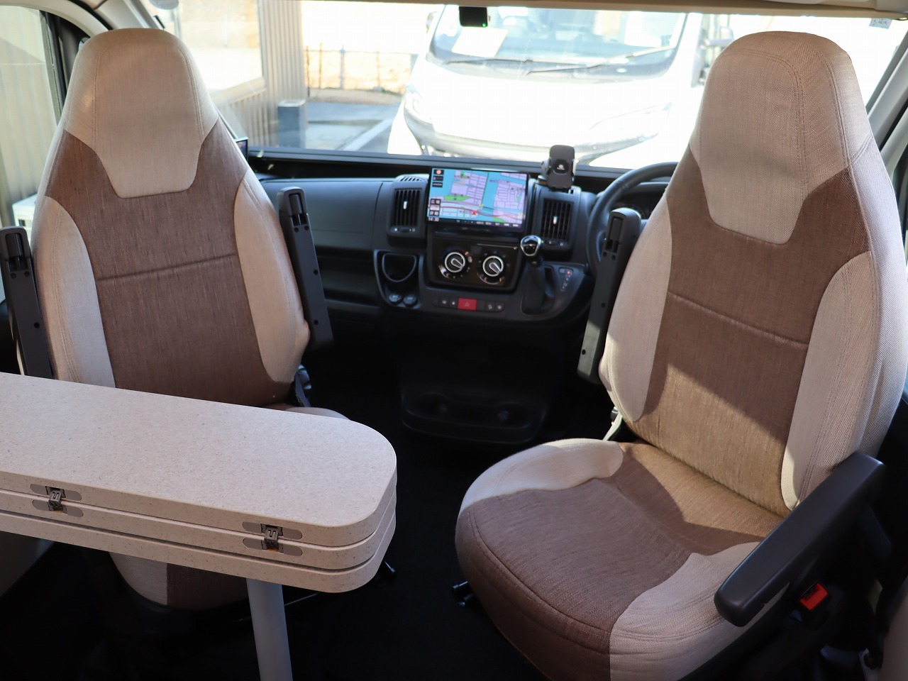 キャンピングカーバンコン