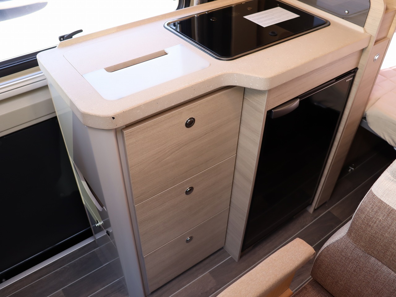 キャンピングカーバンコン