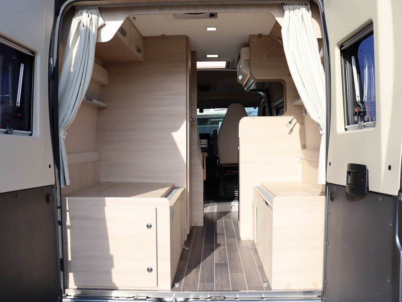 キャンピングカーバンコン