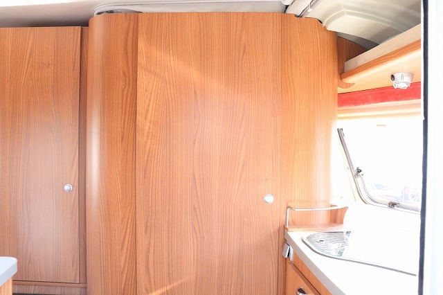 キャンピングカートレーラー