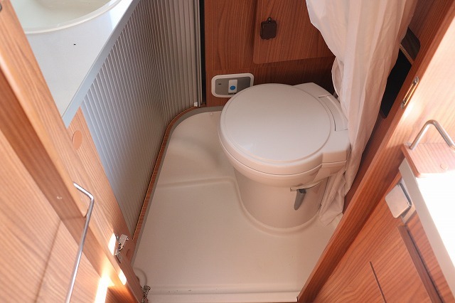 キャンピングカートレーラー