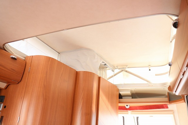 キャンピングカートレーラー