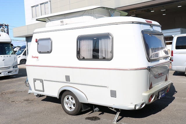 キャンピングカートレーラー