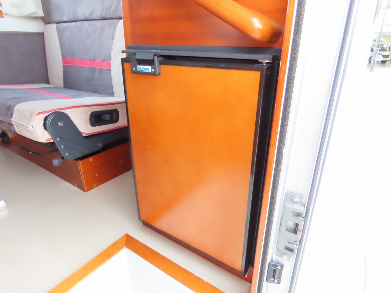 キャンピングカーキャブコン