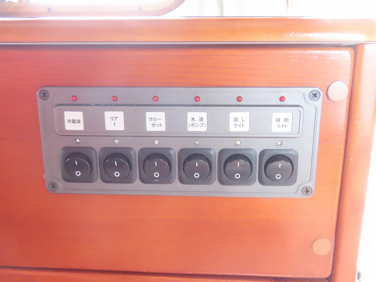 キャンピングカーキャブコン