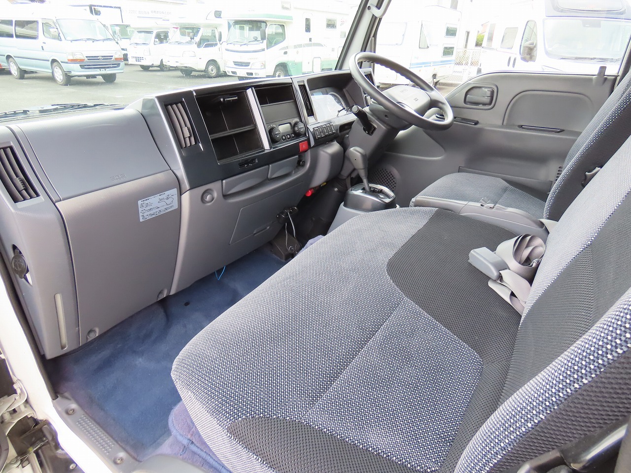 キャンピングカーキャブコン