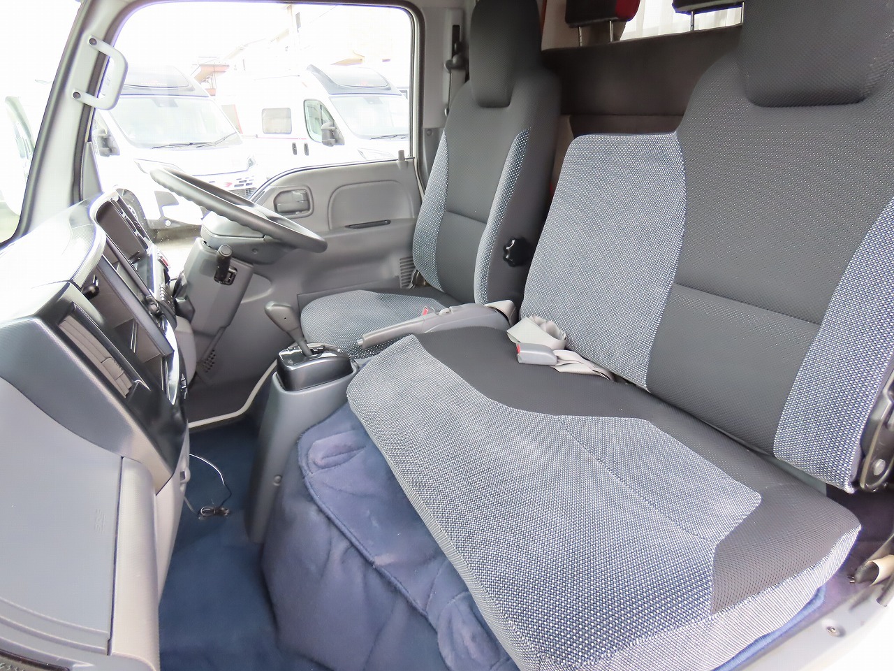 キャンピングカーキャブコン