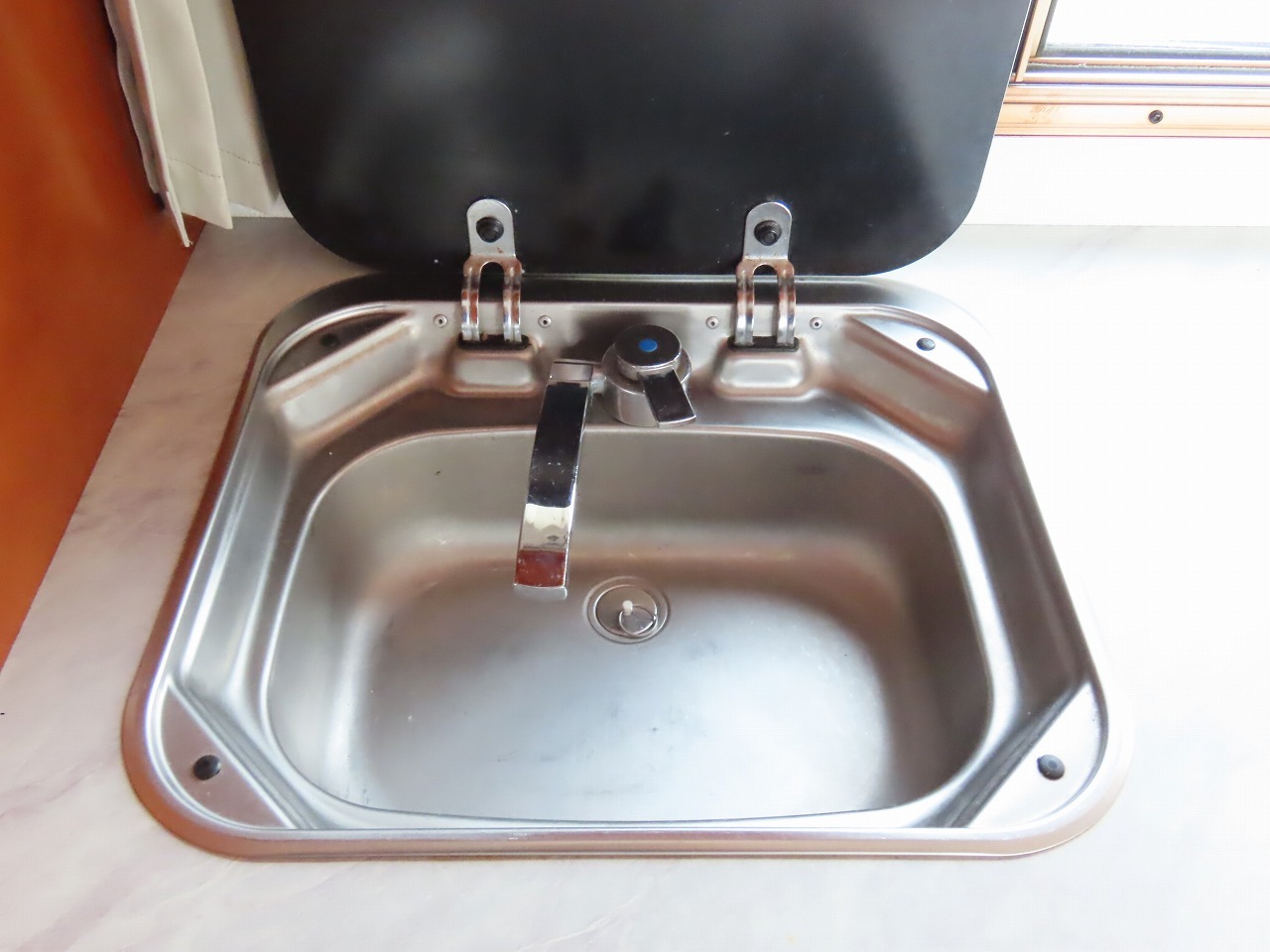 キャンピングカーキャブコン