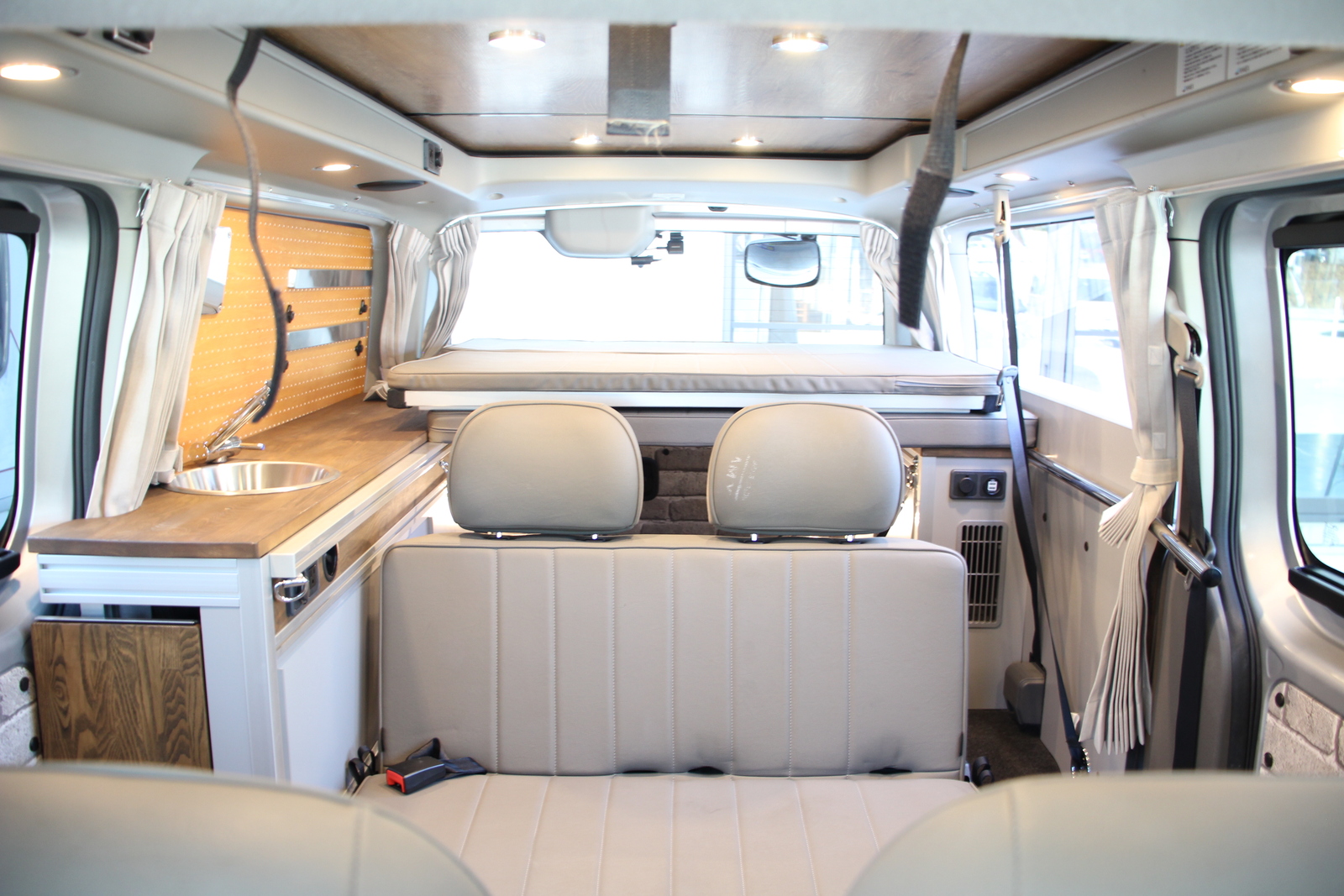 キャンピングカーバンコン