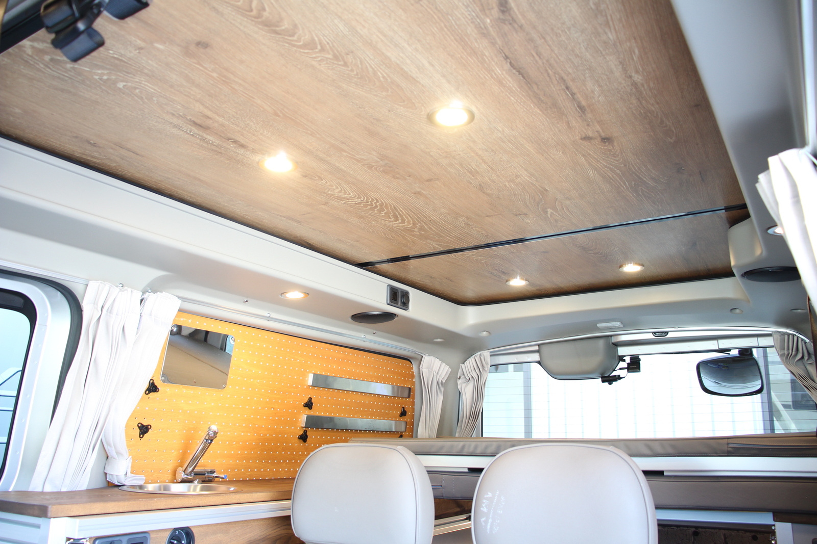 キャンピングカーバンコン