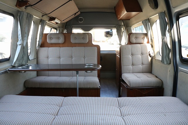 キャンピングカーバンコン