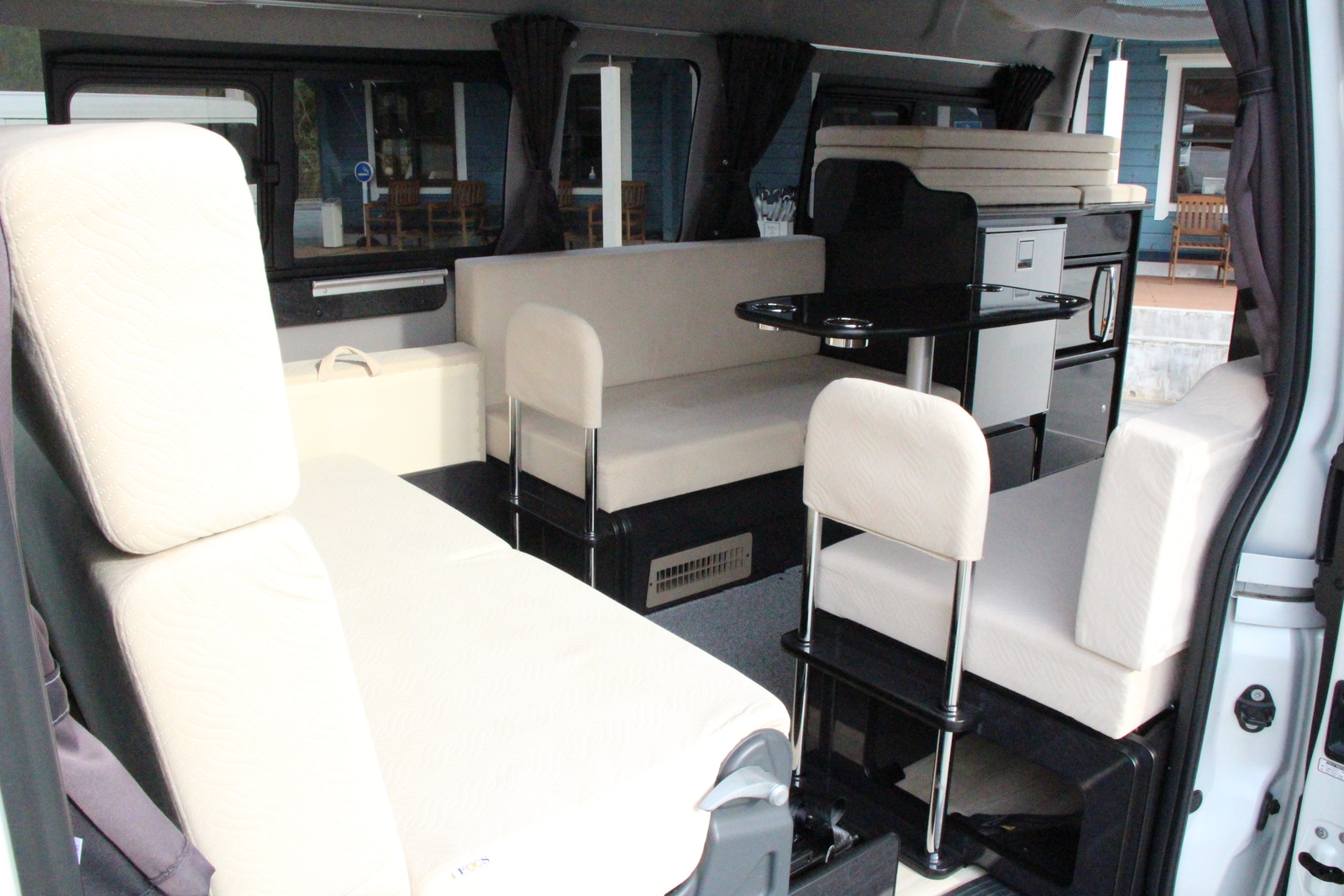 キャンピングカーバンコン