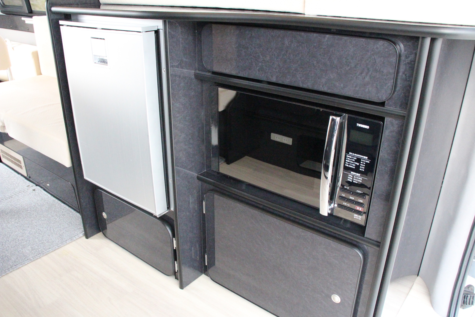 キャンピングカーバンコン