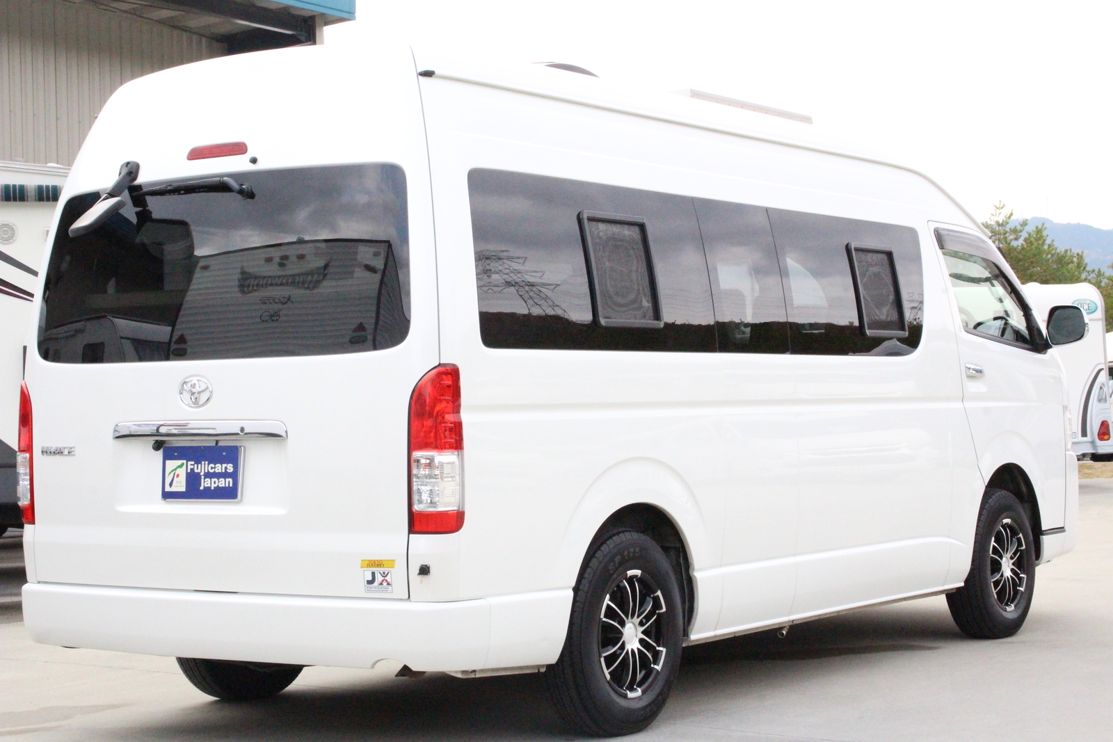 キャンピングカーバンコン