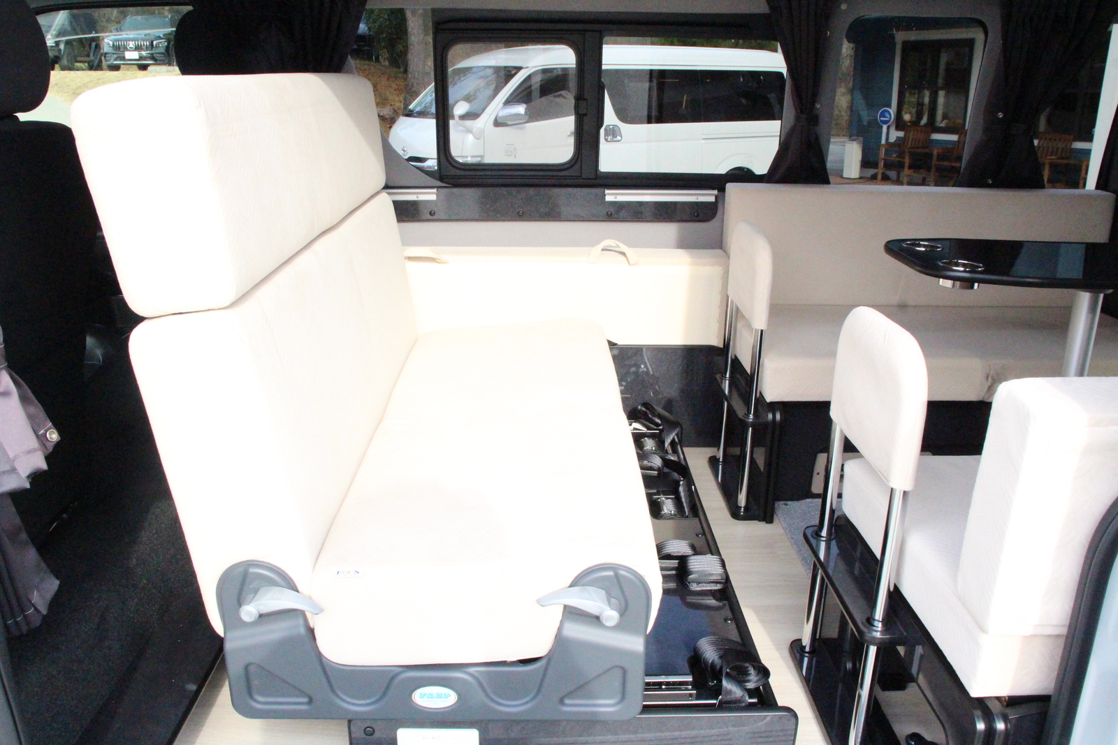 キャンピングカーバンコン