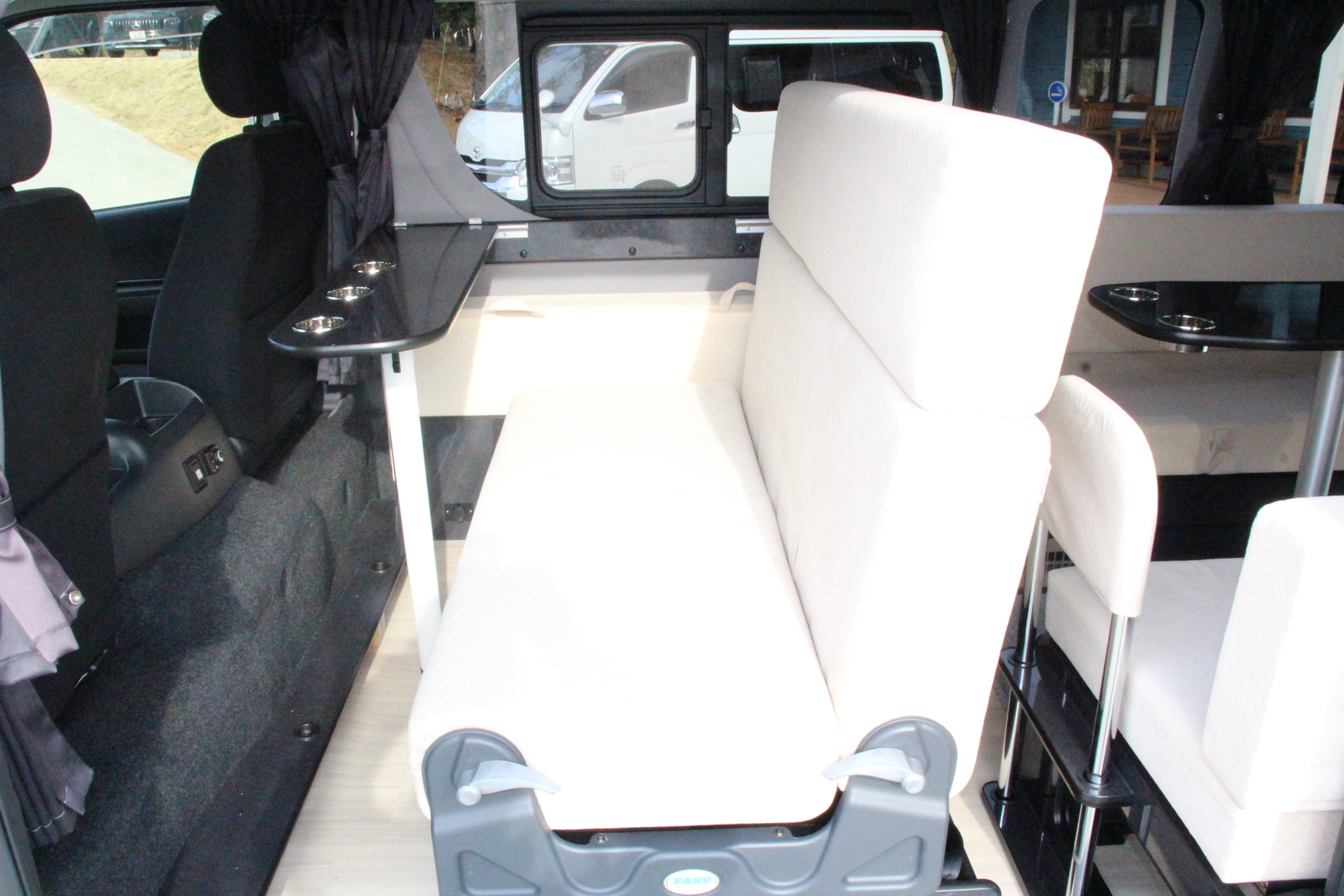 キャンピングカーバンコン