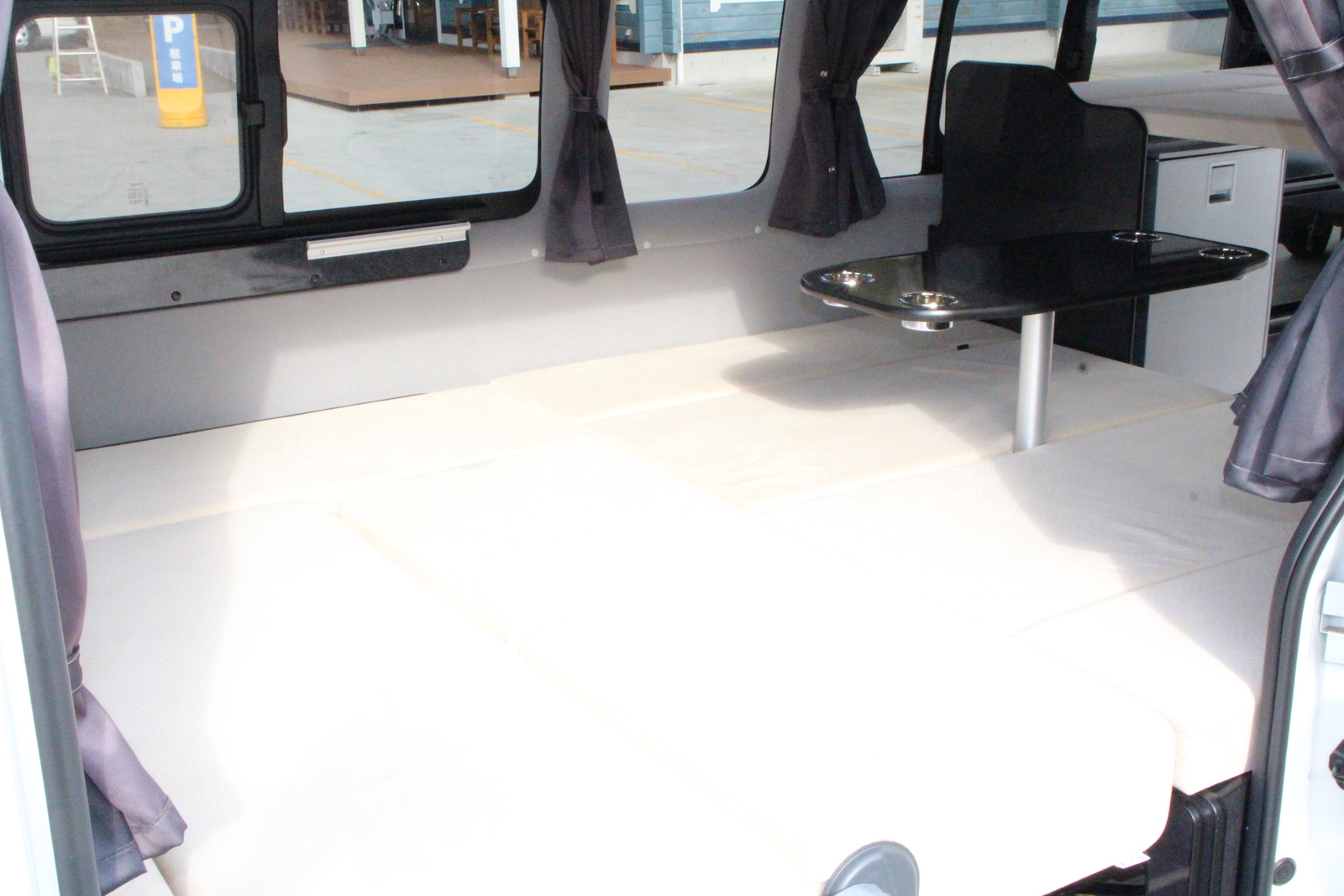 キャンピングカーバンコン