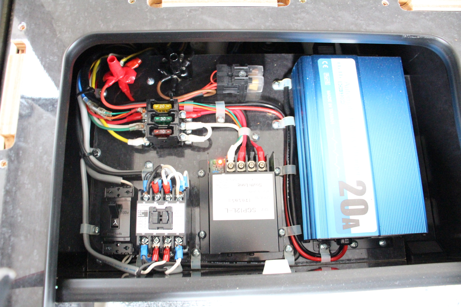 キャンピングカーバンコン