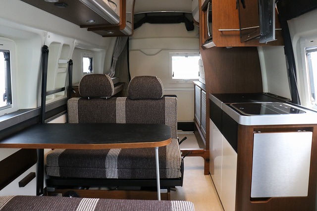 キャンピングカーバンコン