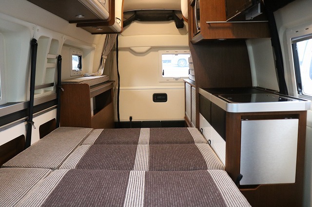 キャンピングカーバンコン