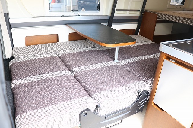 キャンピングカーバンコン