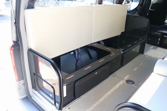 キャンピングカーバンコン