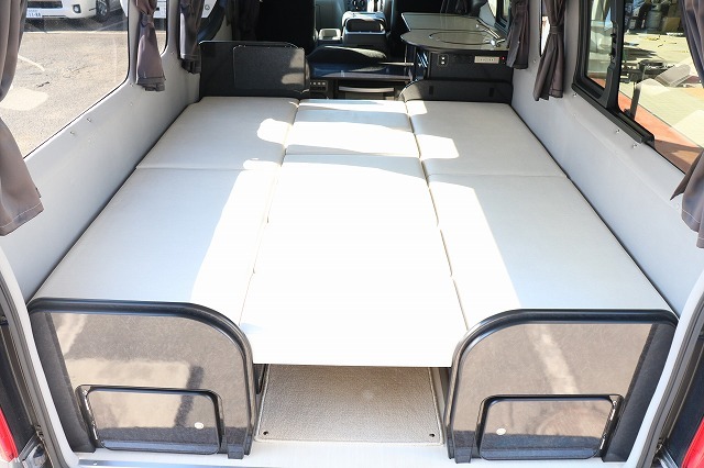 キャンピングカーバンコン