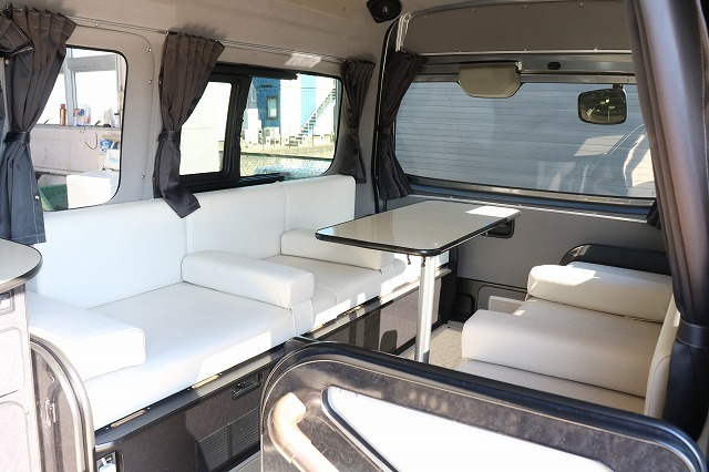 キャンピングカーバンコン