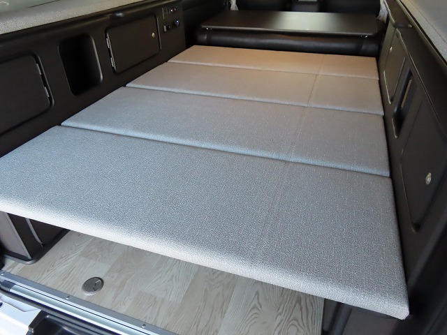 キャンピングカーバンコン