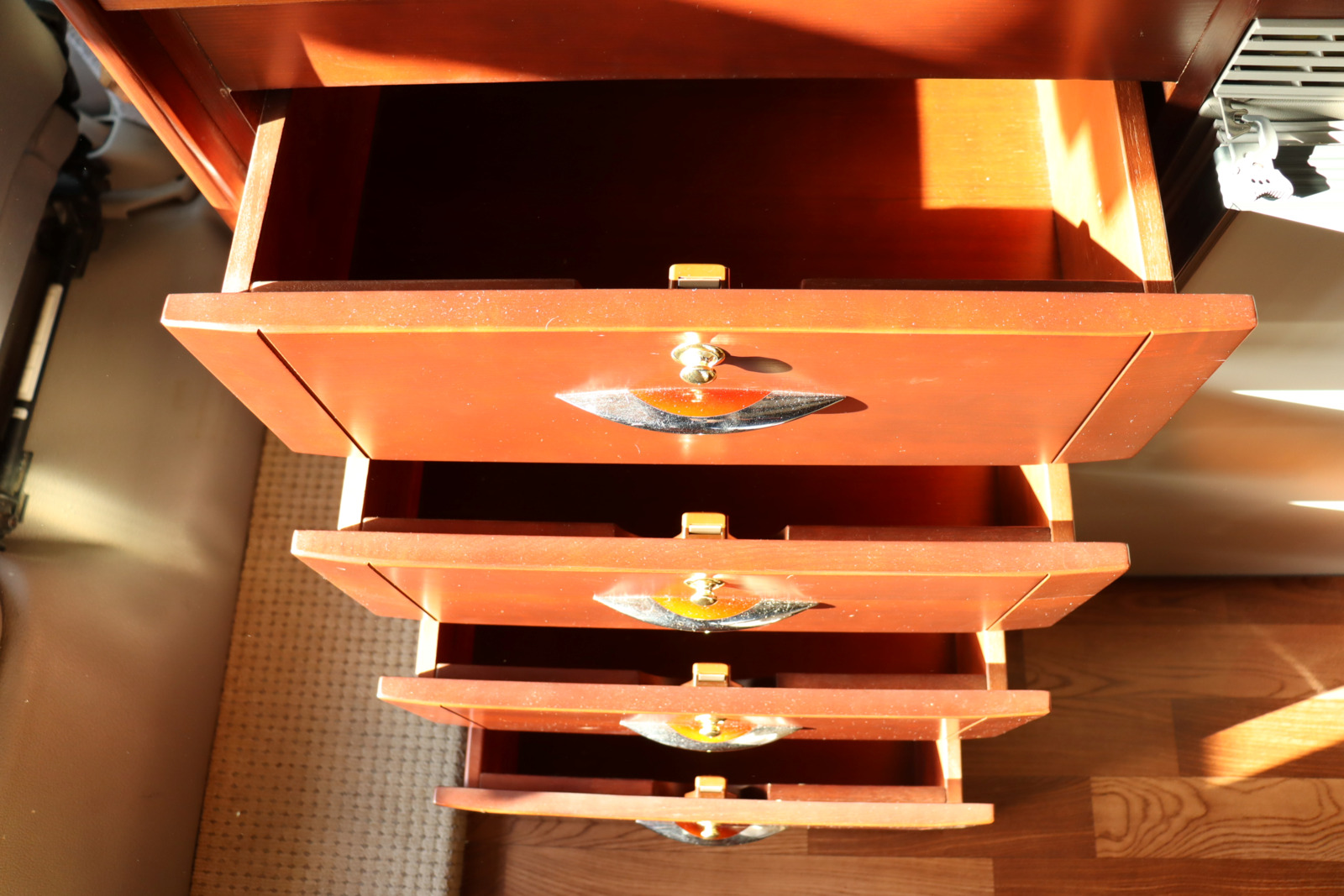 キャンピングカーバスコン