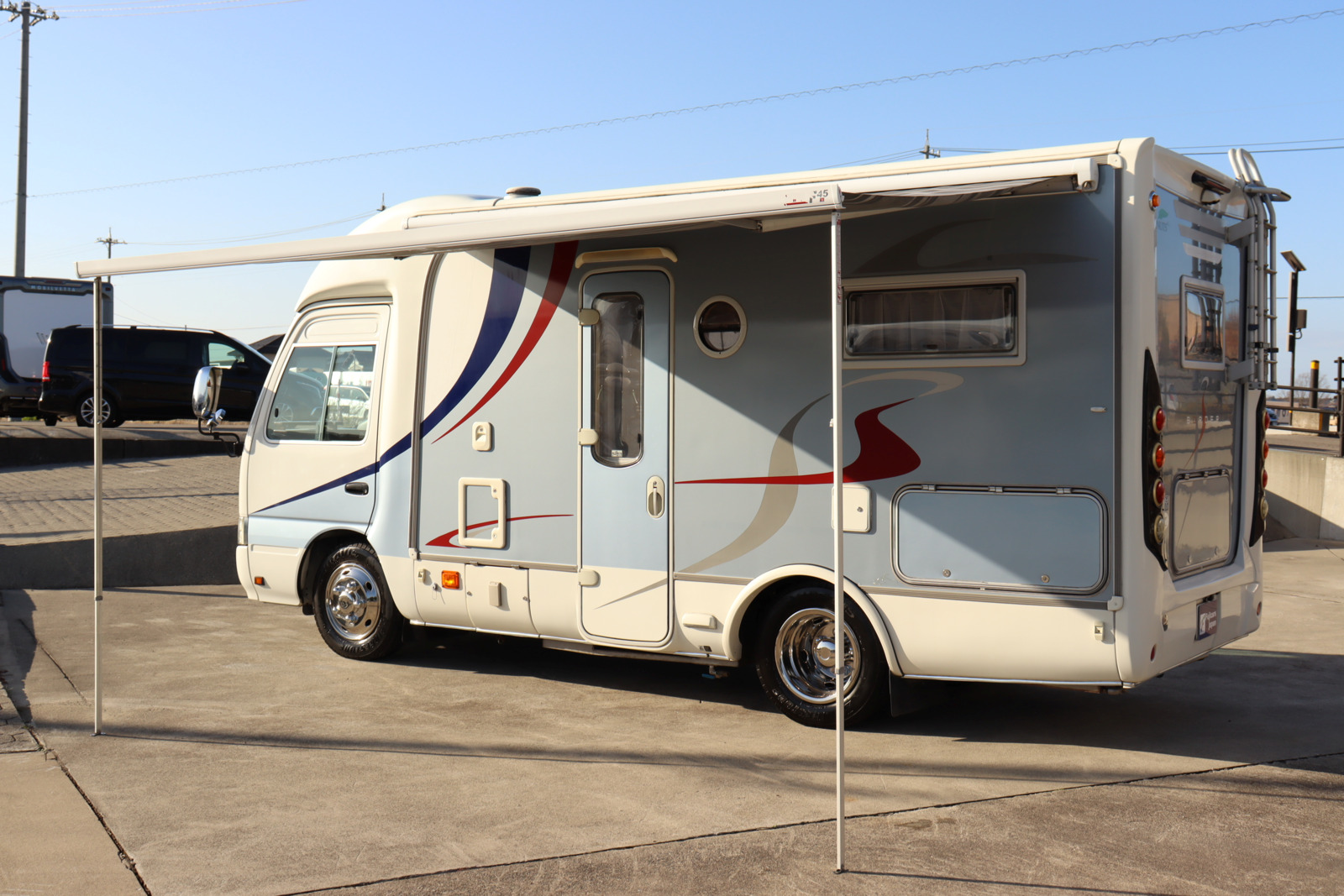 キャンピングカーバスコン