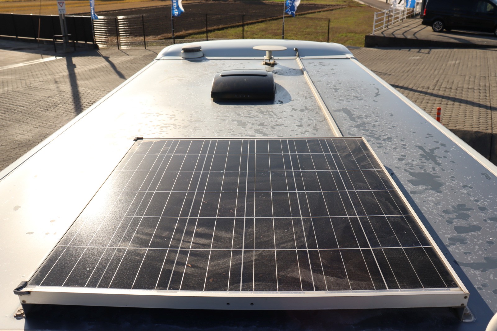 キャンピングカーバスコン