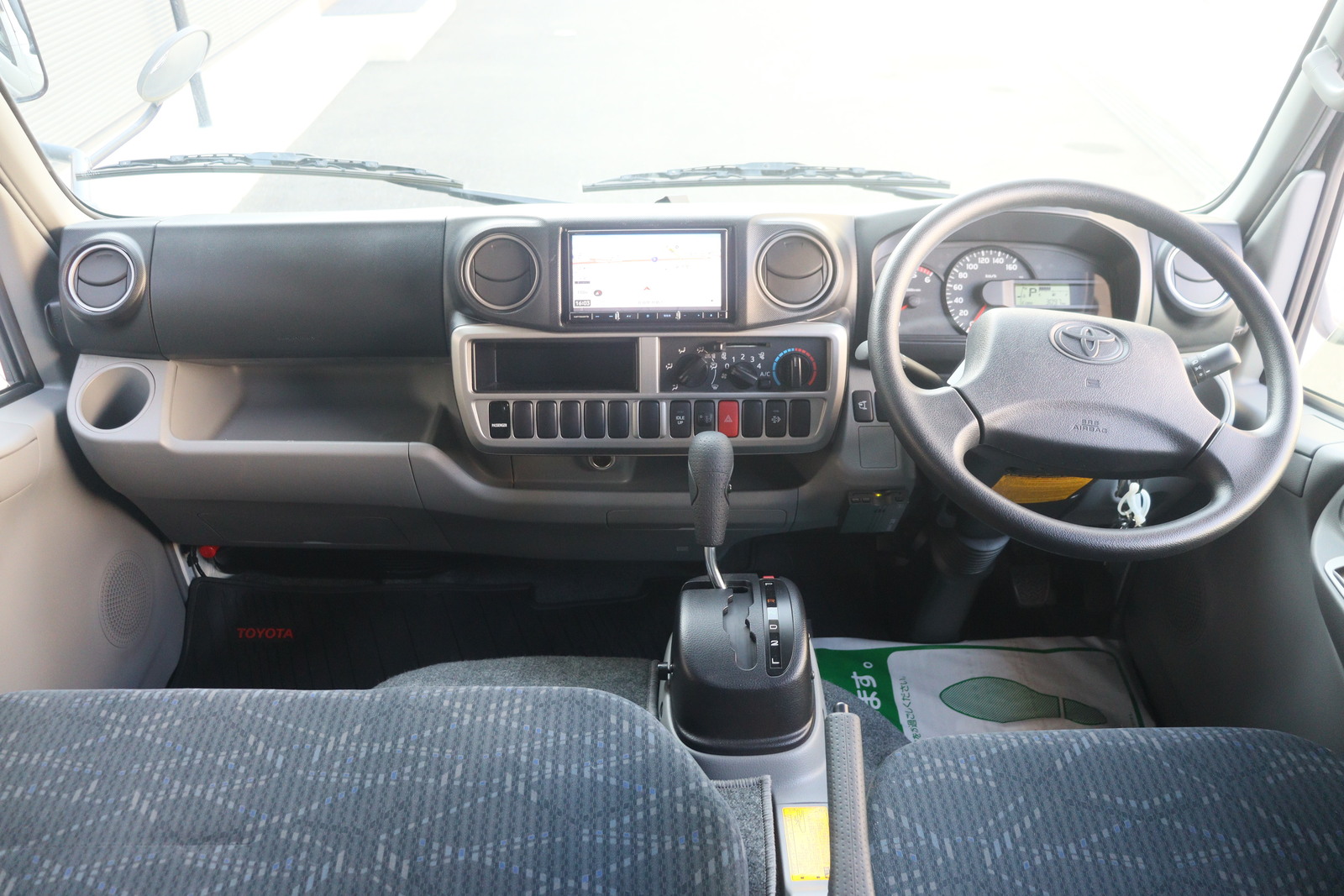 キャンピングカーキャブコン