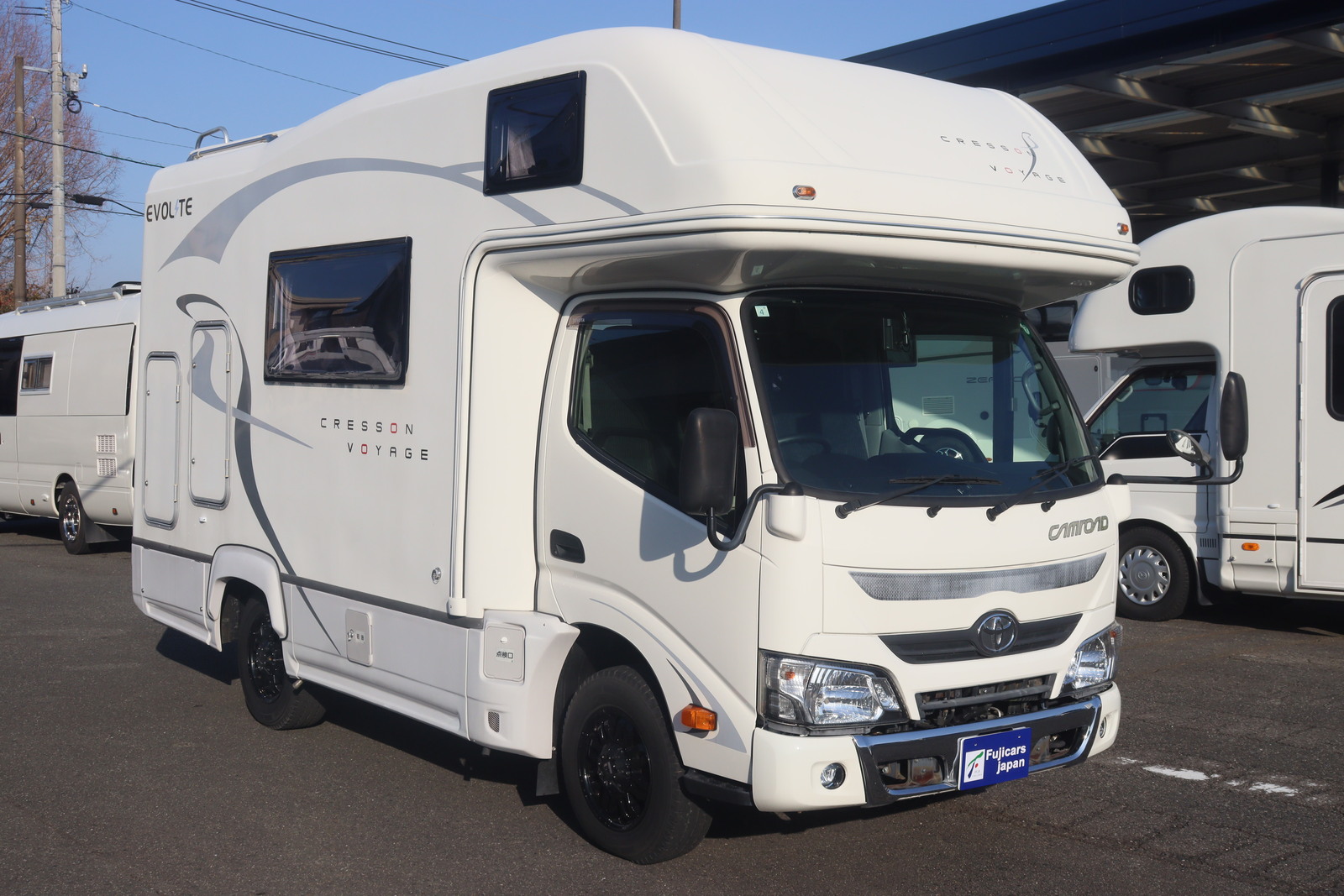 キャンピングカーキャブコン