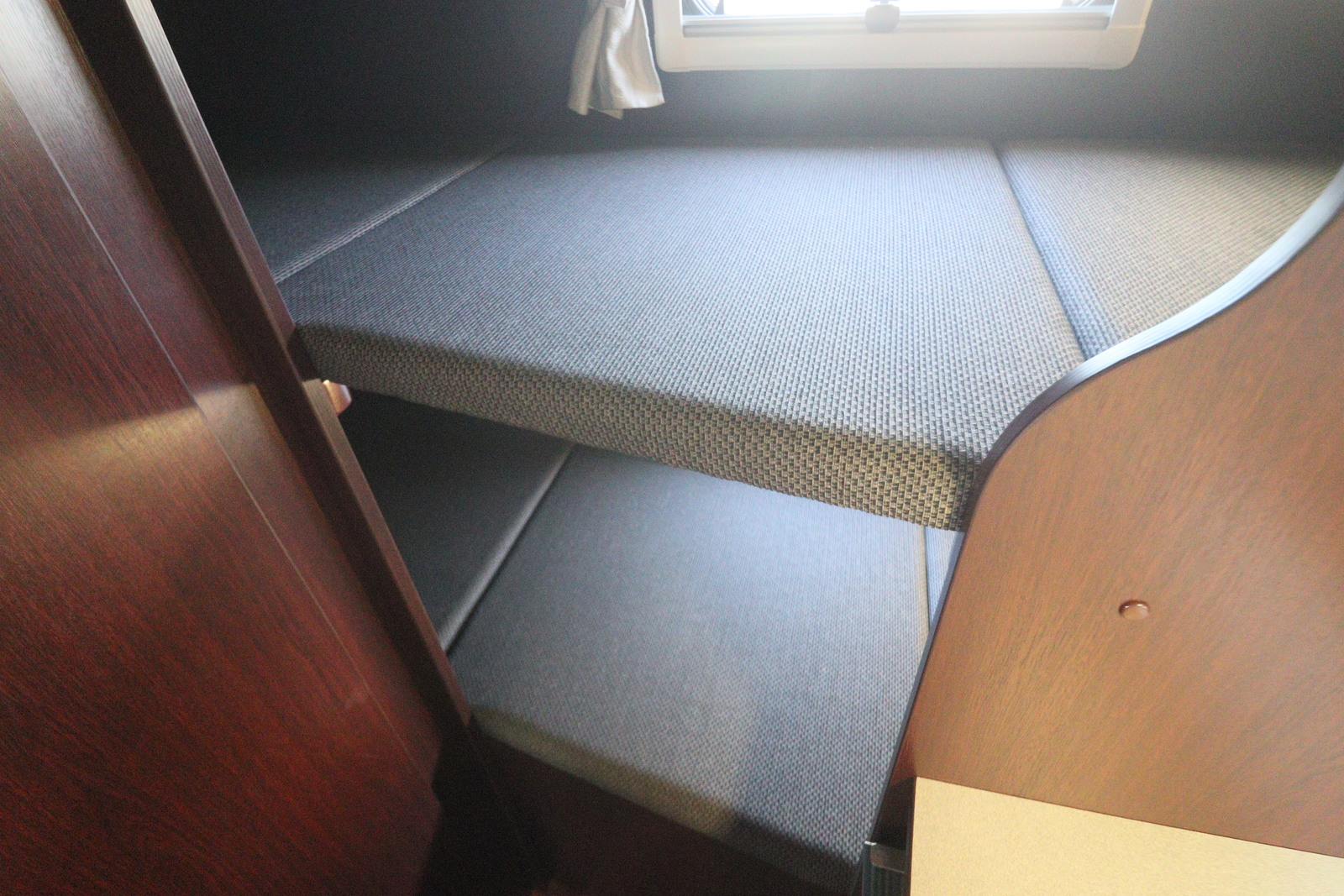 キャンピングカーキャブコン