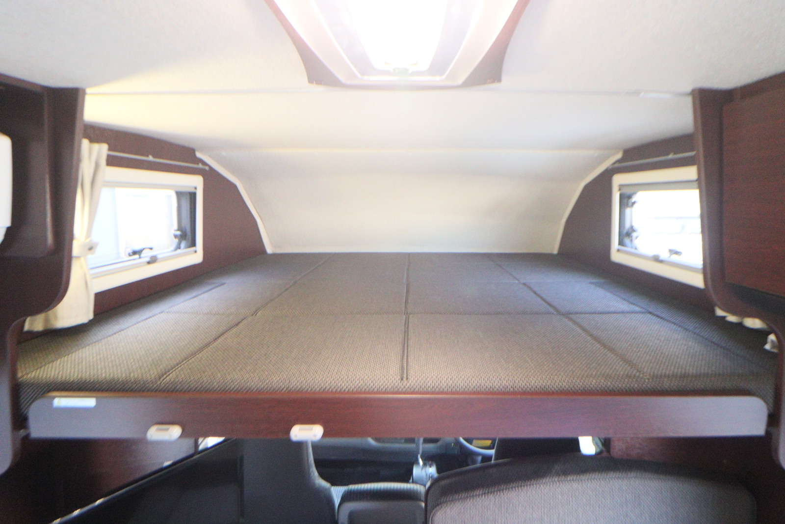 キャンピングカーキャブコン