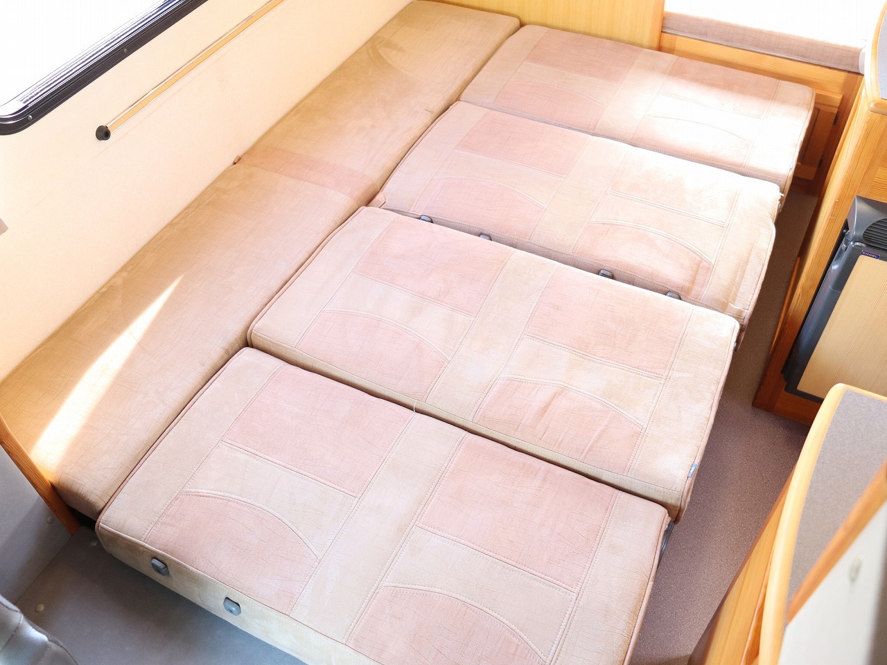 キャンピングカーキャブコン