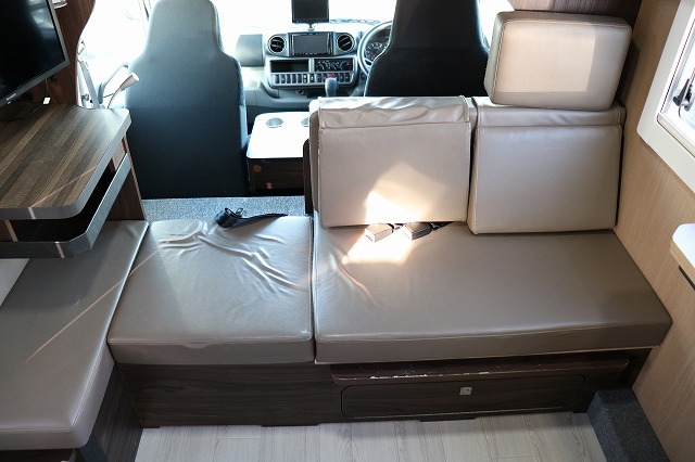 キャンピングカーキャブコン