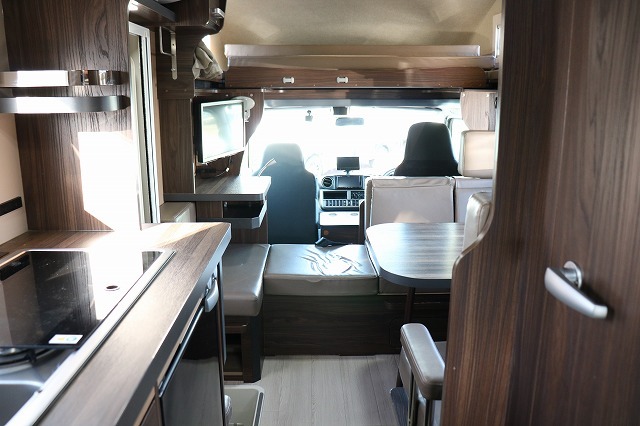 キャンピングカーキャブコン