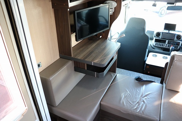 キャンピングカーキャブコン