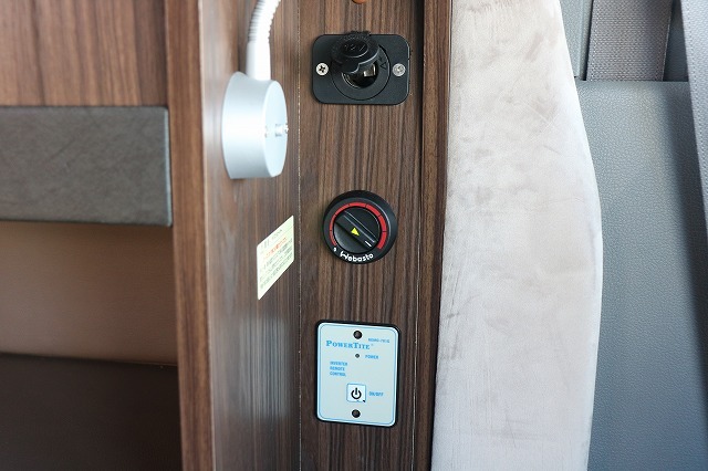 キャンピングカーキャブコン