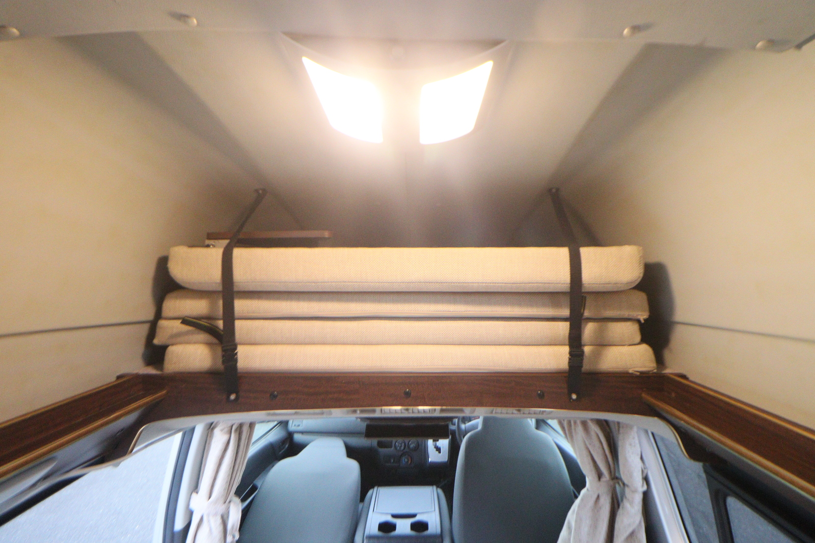 キャンピングカーバンコン