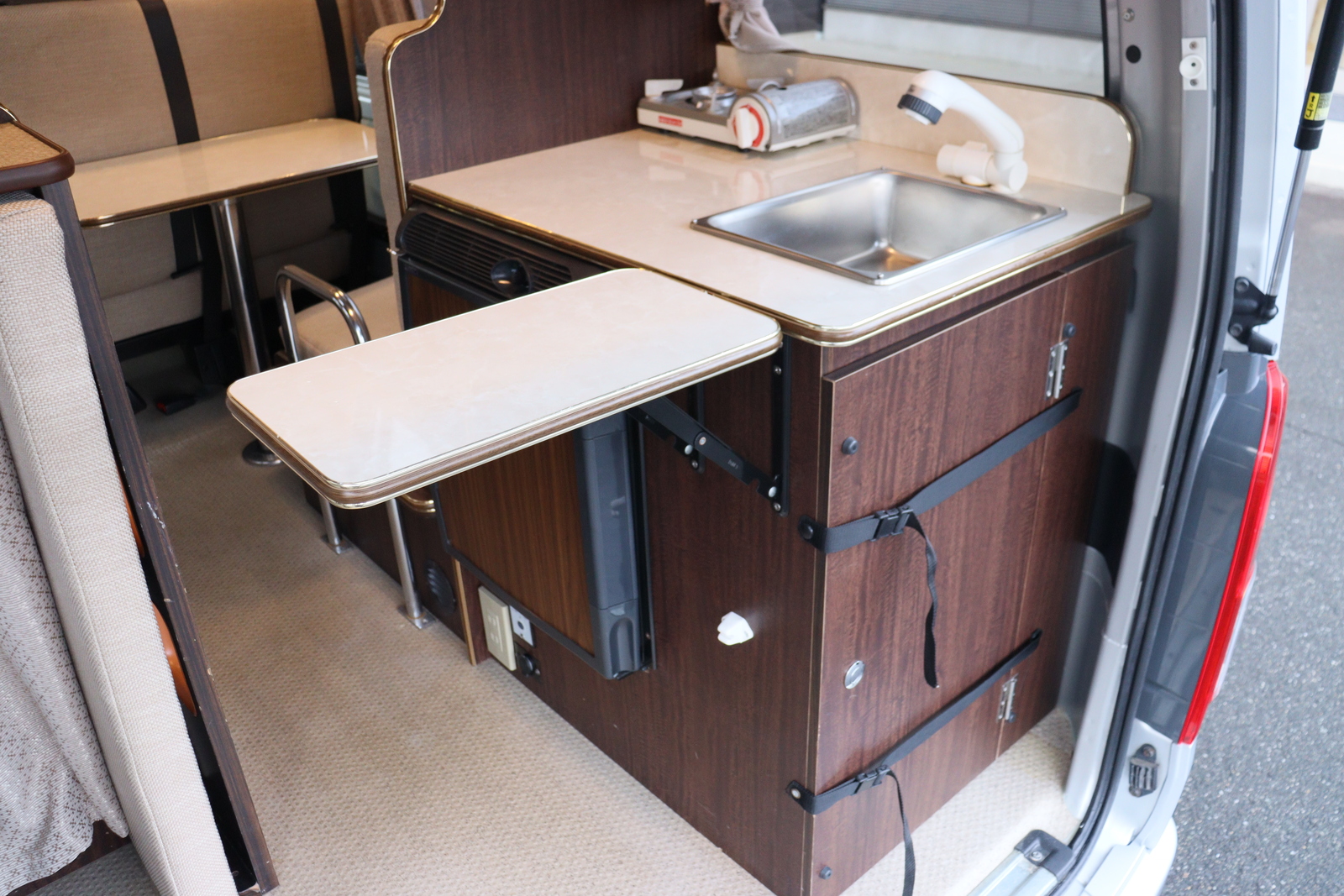 キャンピングカーバンコン