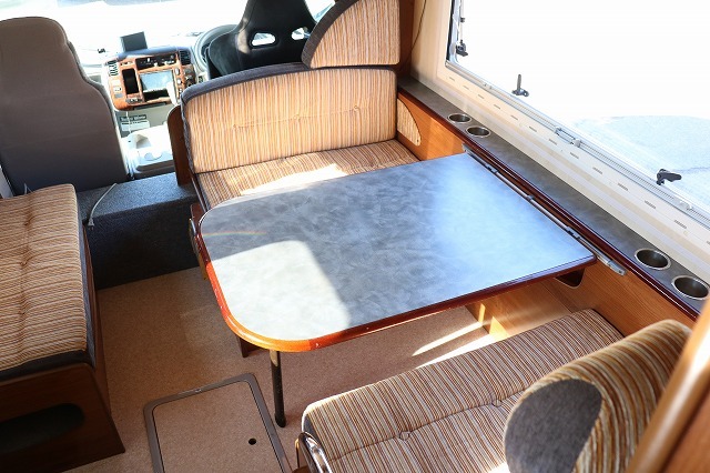 キャンピングカーキャブコン